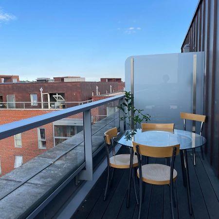 Modern & Spacious Penthouse In North London Apartment Екстериор снимка