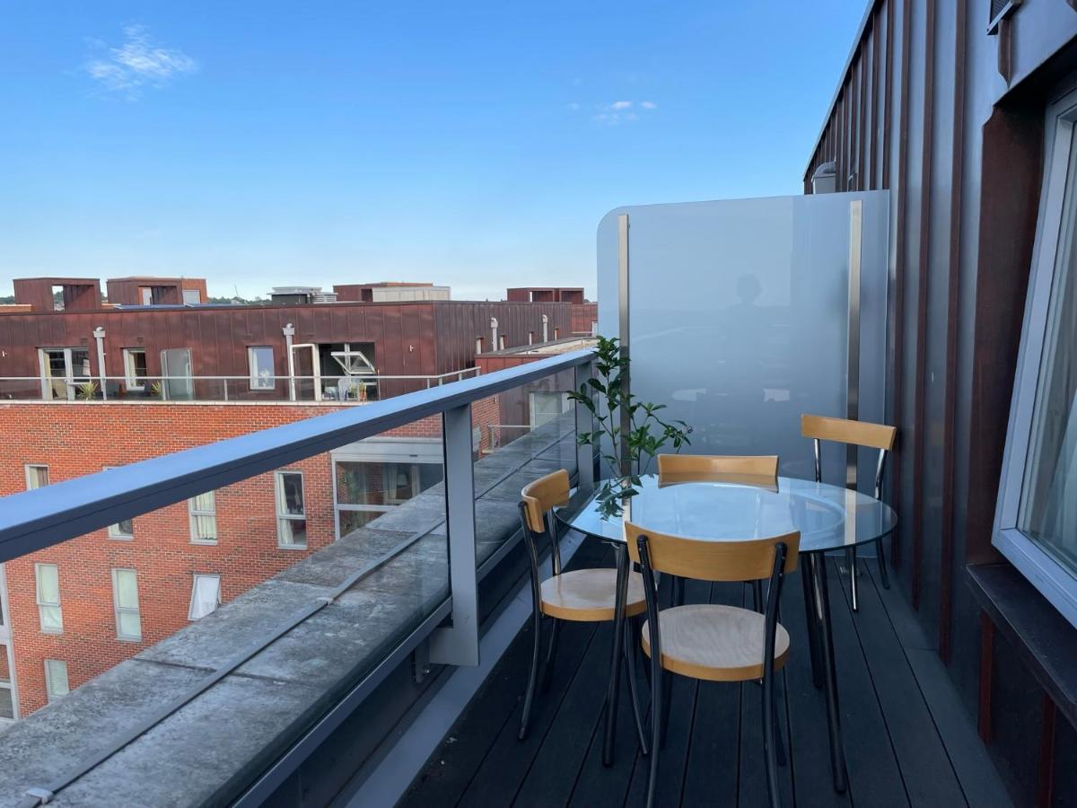 Modern & Spacious Penthouse In North London Apartment Екстериор снимка